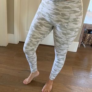 Aerie Chill Play Move Camo Leggings